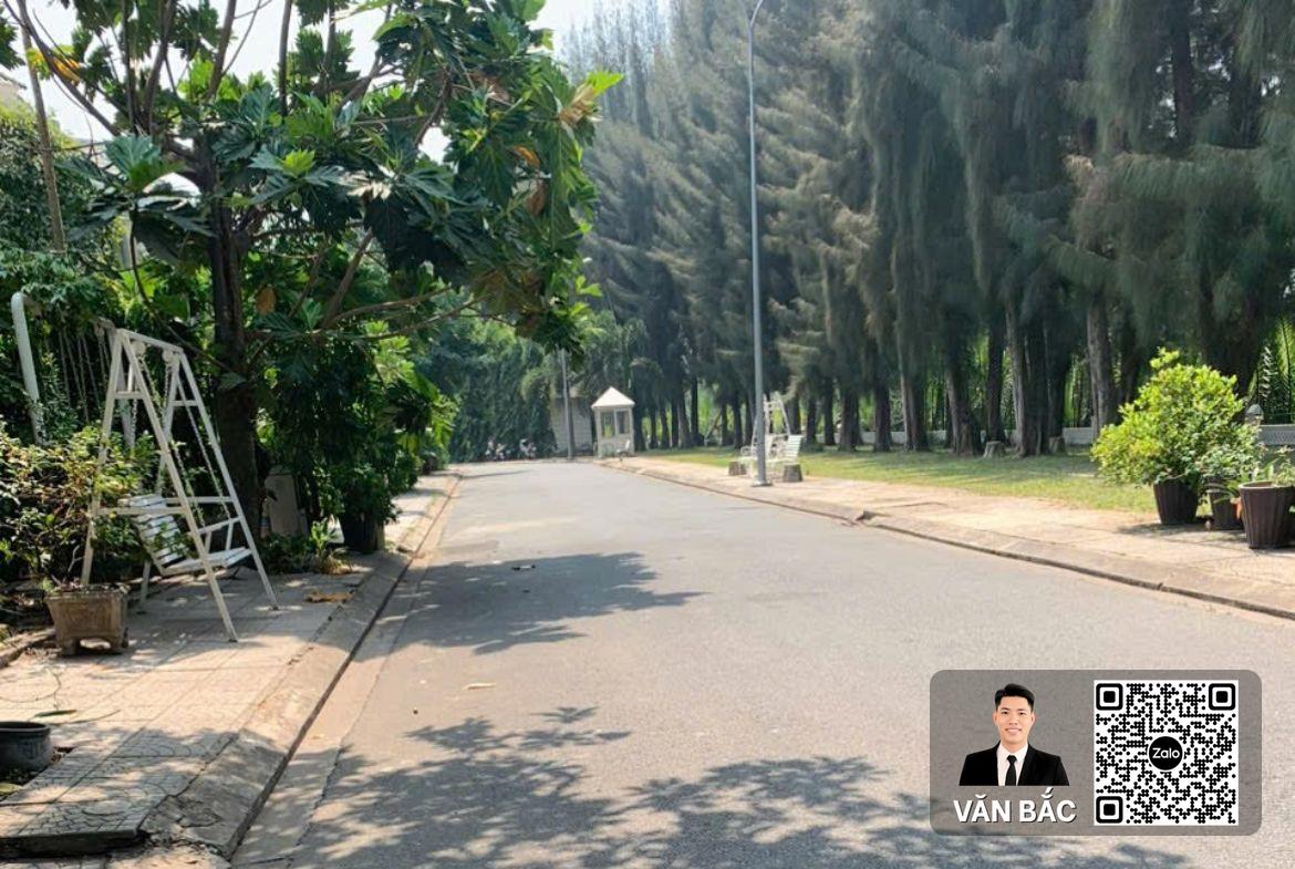 biet-thu-goc-2-mat-tien-16-duong-so-10-sadeco-song-ong-lon-dt-15x20m-huong-nam-can-ban-gap-52-tỷ (5)