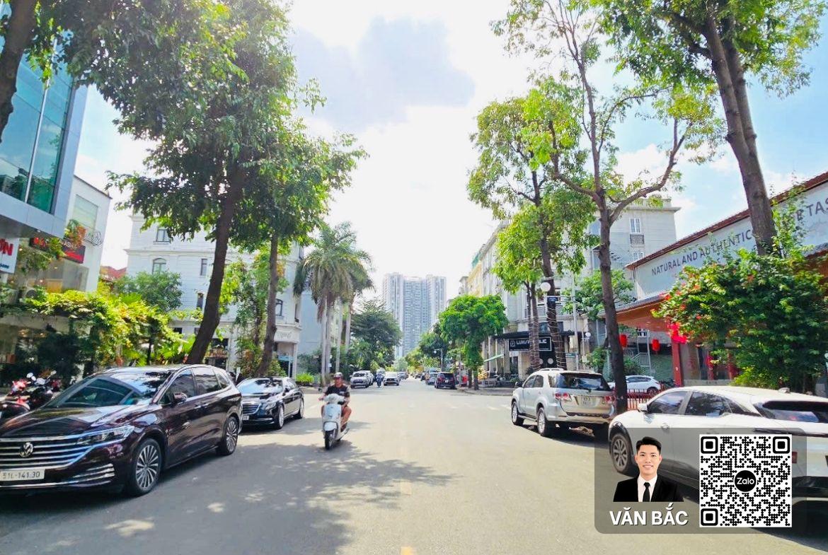 biet-thu-mỹ-hao-canh-doi-phu-mỹ-hung-so-19-pham-thai-buong-dt-10-25x19m-3-lau-gia-83-tỷ (2)