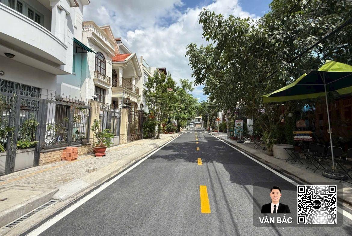 biet-thu-pho-dt-8x20m-nha-24d-kdc-tan-thuan-quan-7-3-lau-gia-24-tỷ (4)