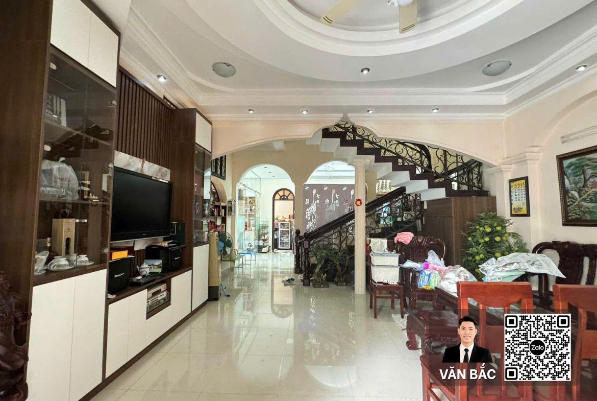 biet-thu-san-vuon-62-25-11-lam-van-ben-quan-7-dt-13-5x19m-3-lau-hem-xe-tai-thong-gia-chot-29-tỷ (10)