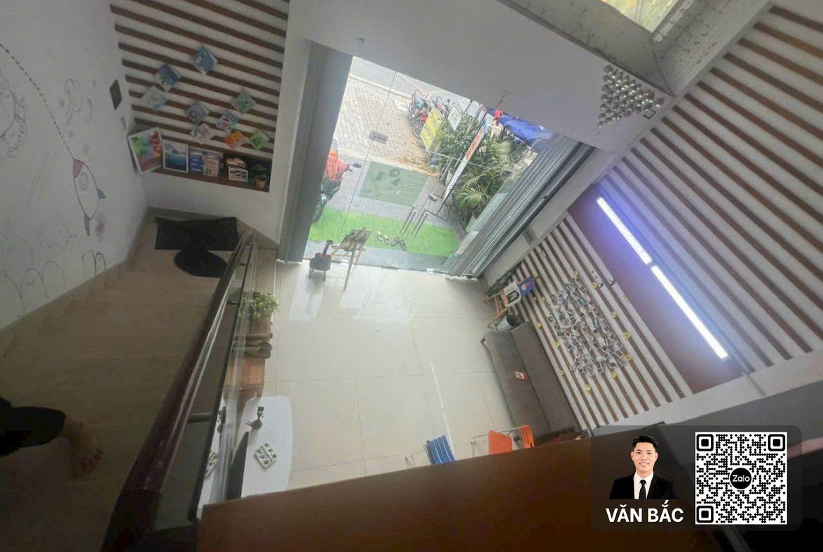 mat-pho-98m-hoang-quoc-viet-q7-dt-6x22m-5-lau-dong-tien-45tr-thang-gia-24-5-ty (2)