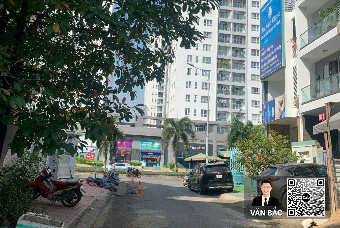 nha-pho-70-duong-so-2-him-lam-tan-hung-thang-mayham-4-lau-hdt-45tr-gia-30-tỷ (3)