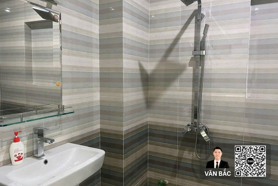 nha-pho-70-duong-so-2-him-lam-tan-hung-thang-mayham-4-lau-hdt-45tr-gia-30-tỷ (5)