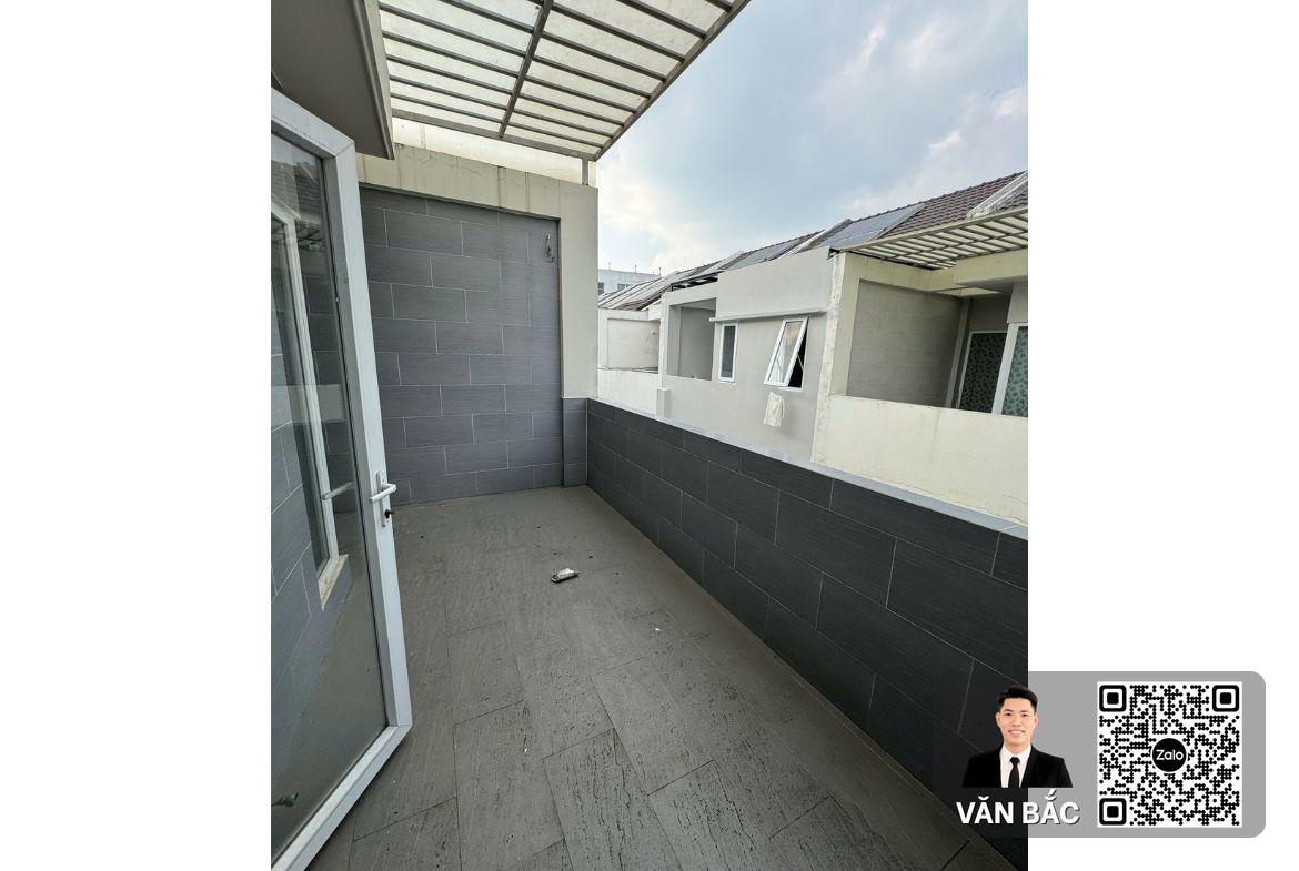 nha-pho-jamona-golden-silk-q7-so-21-duong-d2-dt-52x20m-4-lau-hdt-28tr-thang-gia-20-6-ty (12)