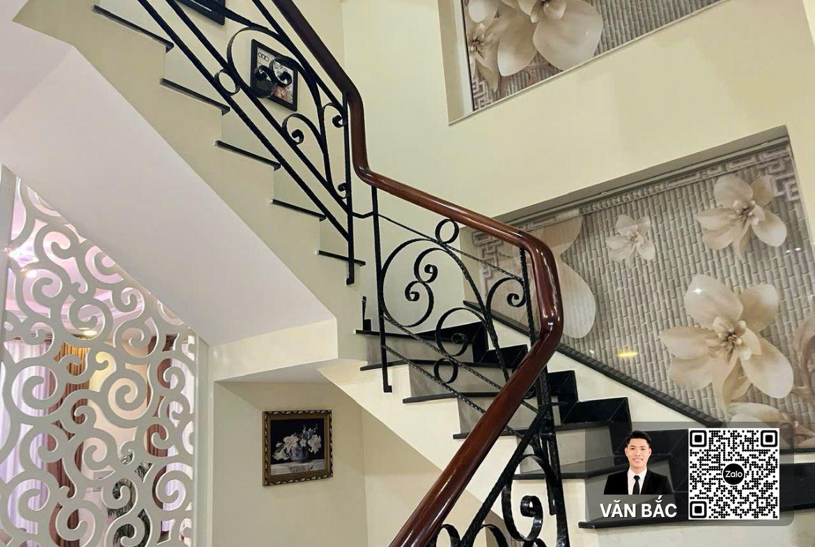 biet-thu-2-mat-tien-12-duong-so-12-sadeco-phuoc-kien-dt-10x20m-ham-3-lau-gia-315-tỷ (7)