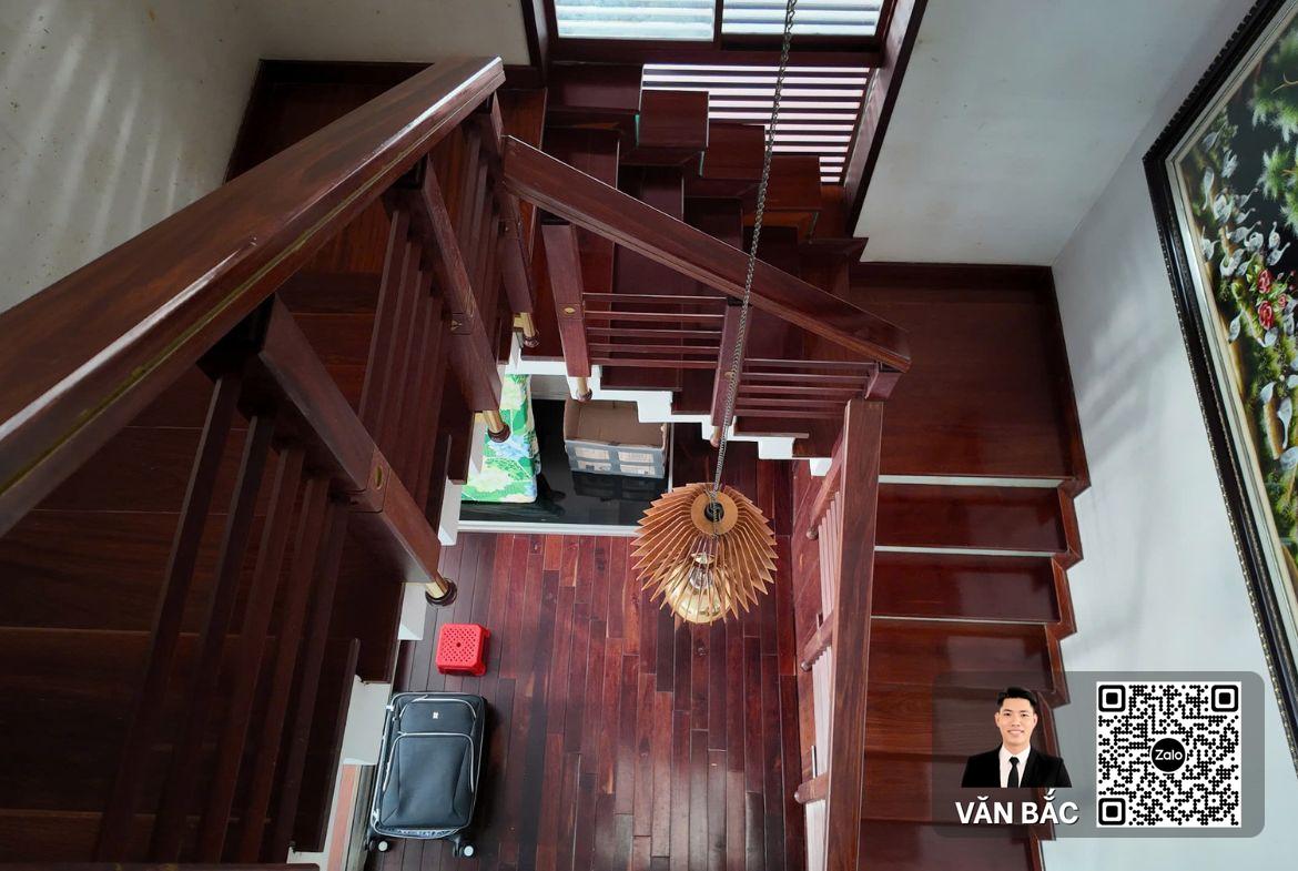 biet-thu-don-lap-8-duong-so-17-sadeco-ven-song-q7-doi-dien-rmit-dt-13x18m-ham-4-lau-gia-62-tỷ (5)