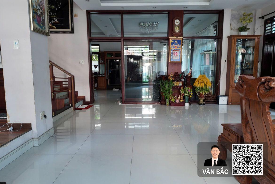 biet-thu-don-lap-8-duong-so-17-sadeco-ven-song-q7-doi-dien-rmit-dt-13x18m-ham-4-lau-gia-62-tỷ (6)