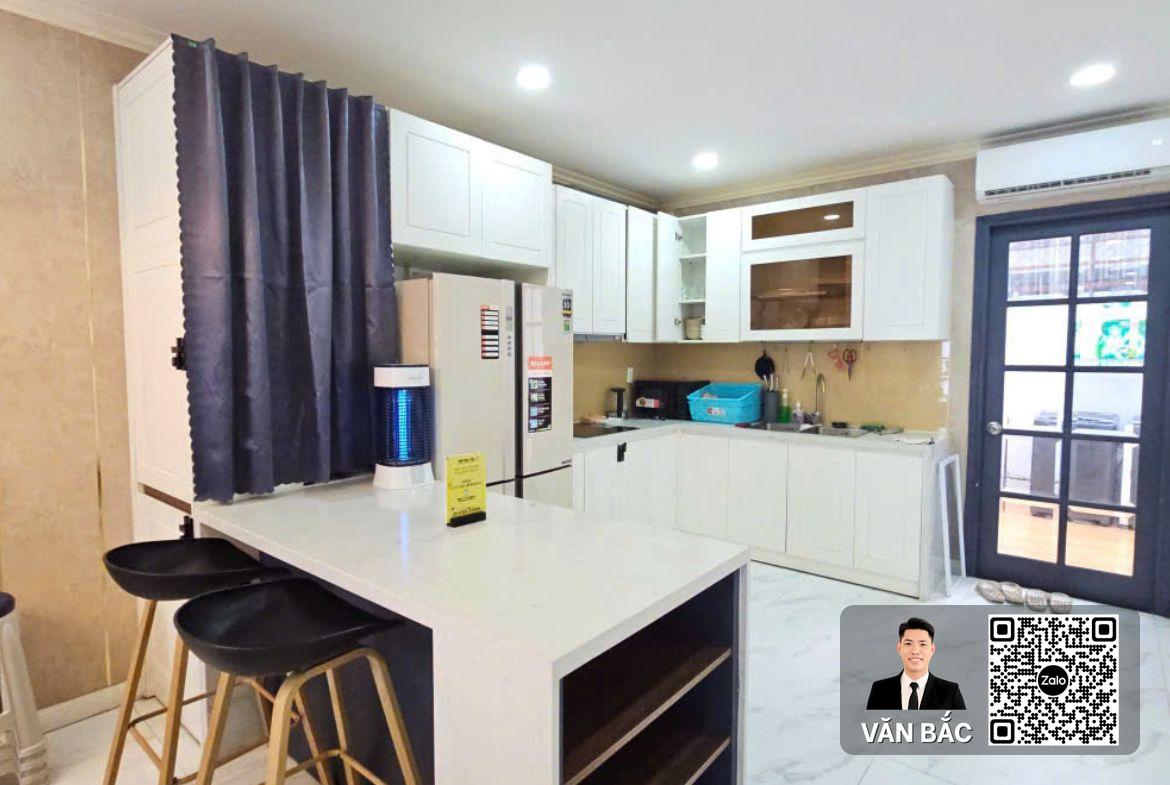 cho-thue-biet-thu-320-9-nguyen-van-linh-quan-7-dt-9x31m-4-lau-6pn-full-hem-xe-hoi-thong-thue-80-trieu (17)