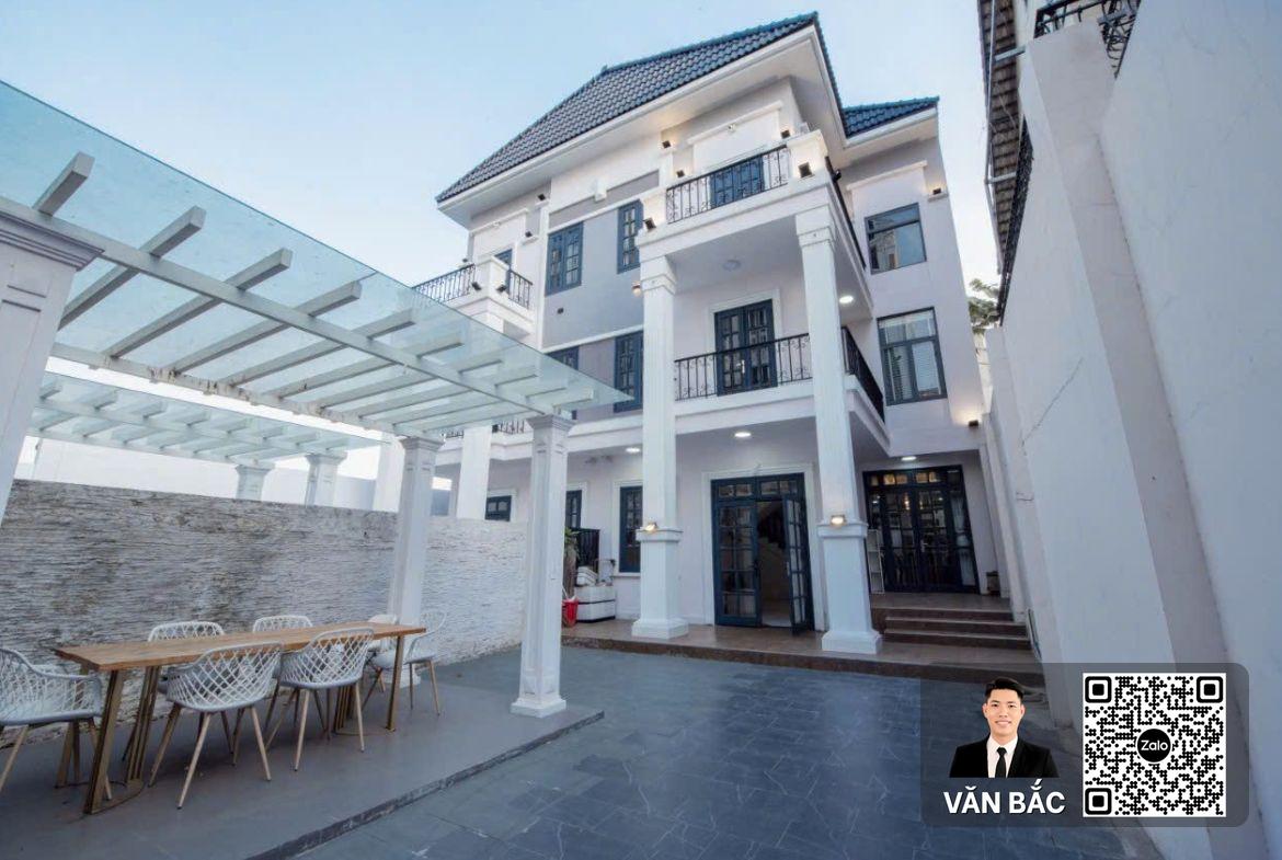 cho-thue-biet-thu-320-9-nguyen-van-linh-quan-7-dt-9x31m-4-lau-6pn-full-hem-xe-hoi-thong-thue-80-trieu (2)