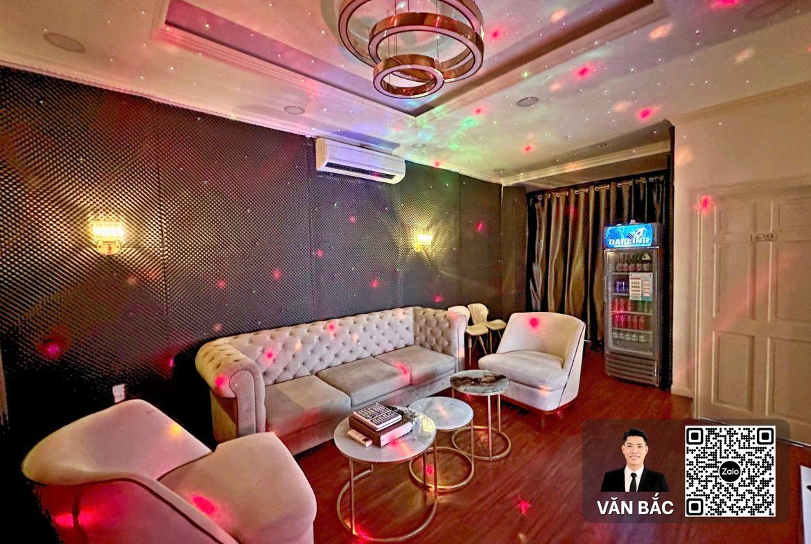 cho-thue-biet-thu-320-9-nguyen-van-linh-quan-7-dt-9x31m-4-lau-6pn-full-hem-xe-hoi-thong-thue-80-trieu (8)