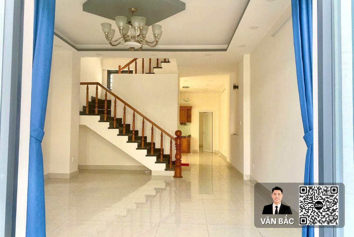 nha-96-5-10a-dao-tong-nguyen-nha-be-dt-5x22m-2-lau-hem-o-to-tranh-gia-93-tỷ (2)