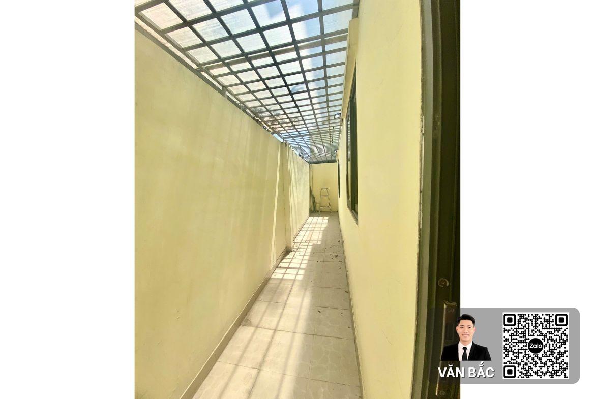 nha-96-5-10a-dao-tong-nguyen-nha-be-dt-5x22m-2-lau-hem-o-to-tranh-gia-93-tỷ (4)