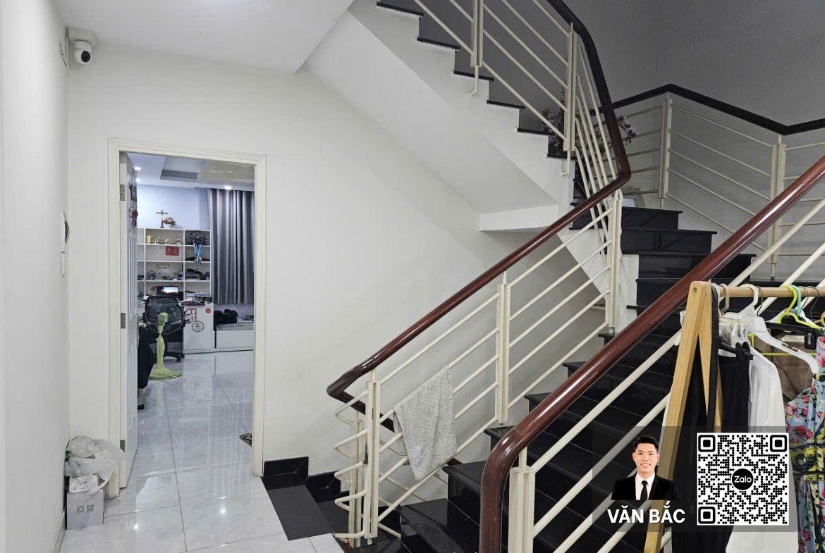 nha-mat-tien-duong-so-1-sam-uat-kdc-nam-long-hdt-40tr-thang-vi-tri-kinh-doanh-dt-5x26m-4-lau-gia-225-tỷ (1)