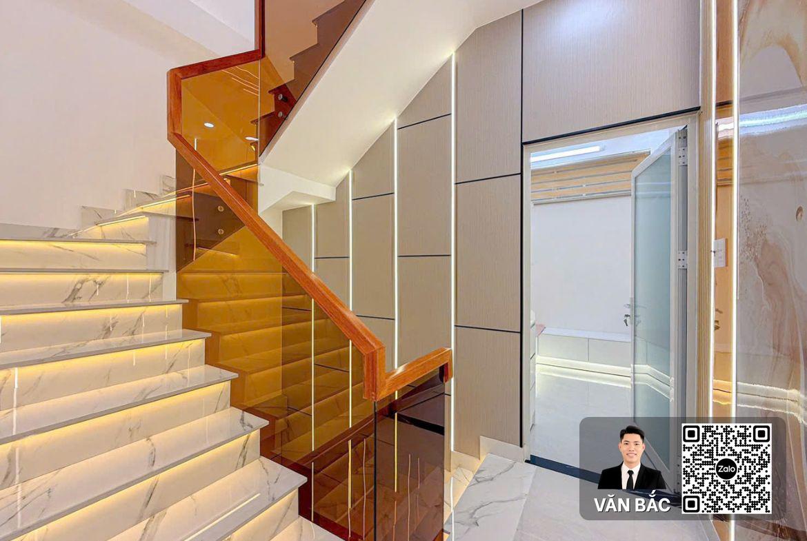 nha-pho-hien-dai-56-14-go-o-moi-q7-xe-hoi-dau-trong-nha-sat-vach-phu-mỹ-hung-dt-5x12m-3-lau-full-gia-10-6-tỷ (13)