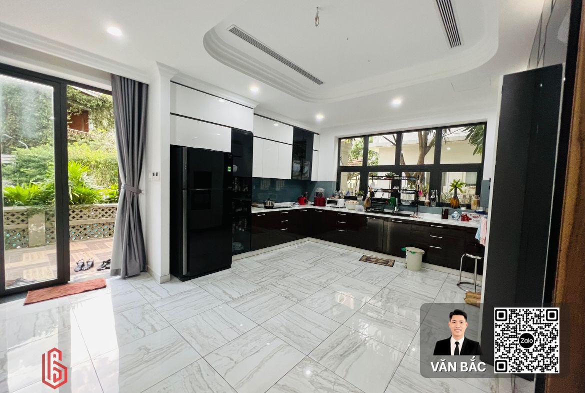ban-sieu-biet-thu-don-lap-view-song-nam-long-ttc-quan-7-dien-tich-384m²-full-noi-that-gia-100-ty (9)
