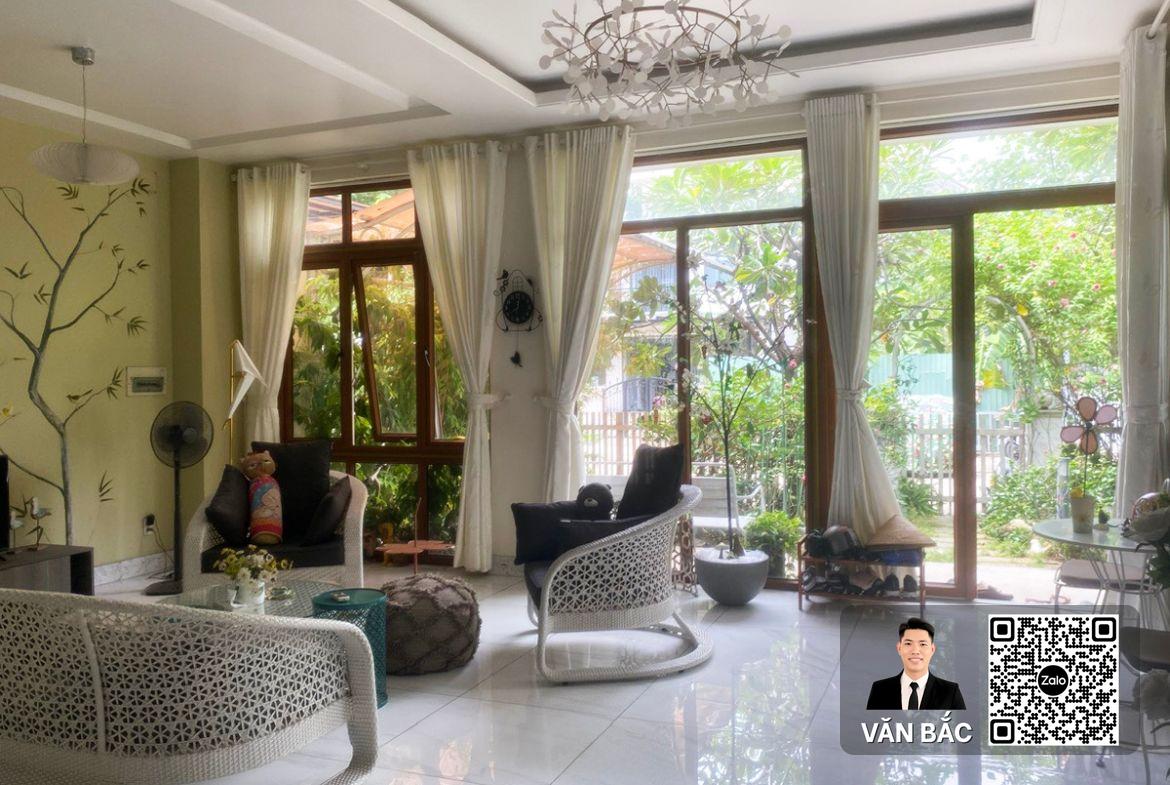 biet-thu-don-lap-sang-trong-kdc-jamona-home-resort-thu-duc-dt-10x25m²-tret-2-lau-ap-mai-nha-moi-gia-20-tỷ (11)