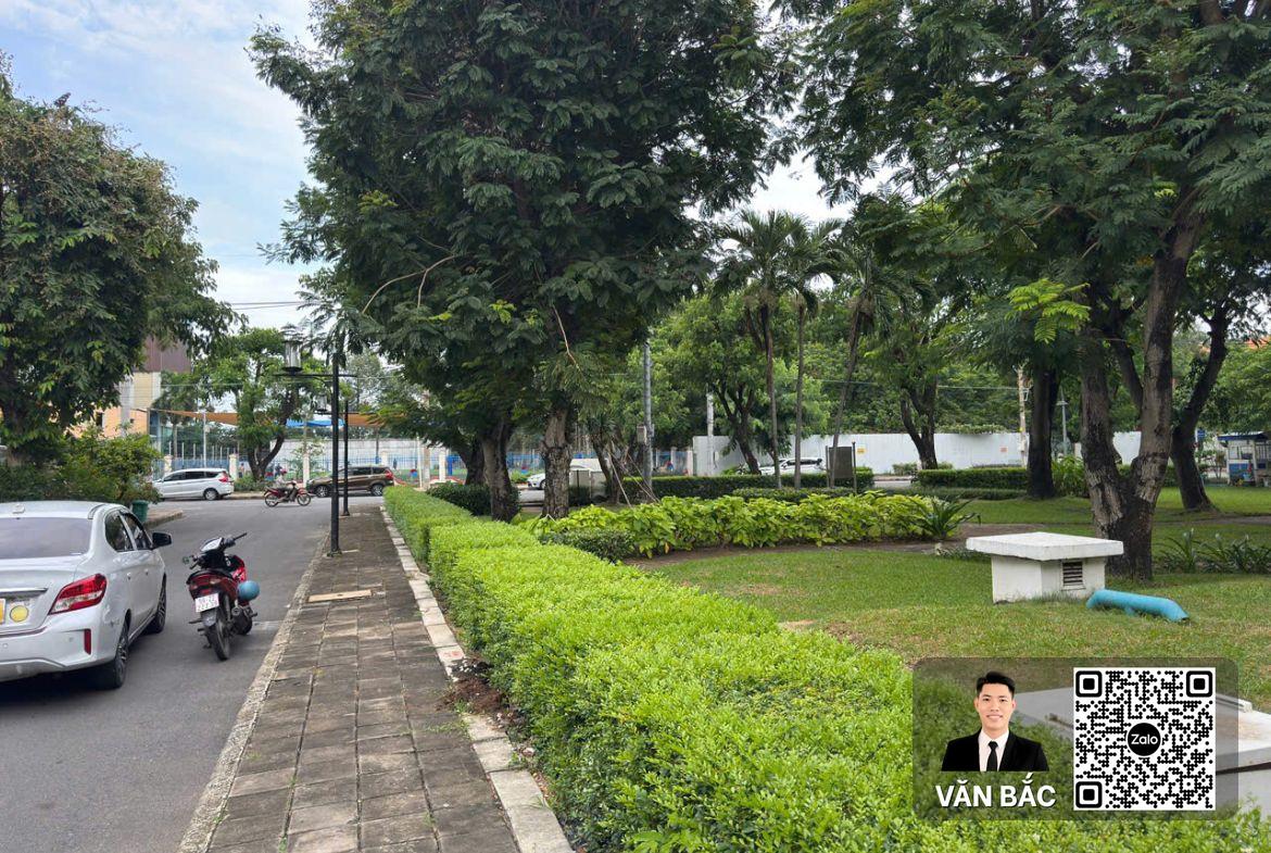 cho-thue-biet-thu-don-lap-mỹ-gia-1-dt-15x19m-3-lau-huong-dong-nam-view-cong-vien-gia-2800-usd (14)