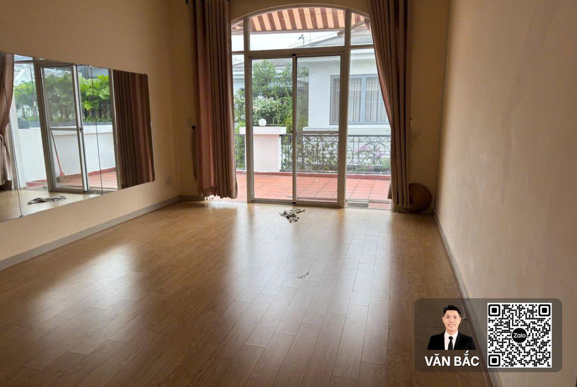 cho-thue-biet-thu-don-lap-mỹ-gia-1-dt-15x19m-3-lau-huong-dong-nam-view-cong-vien-gia-2800-usd (4)