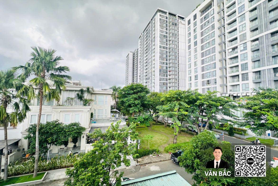 cho-thue-biet-thu-goc-san-vuon-mỹ-thai-2b-phu-mỹ-hung-huong-dong-nam-dt-16x16m-3-lau-gia-5000-usd-thang (11)