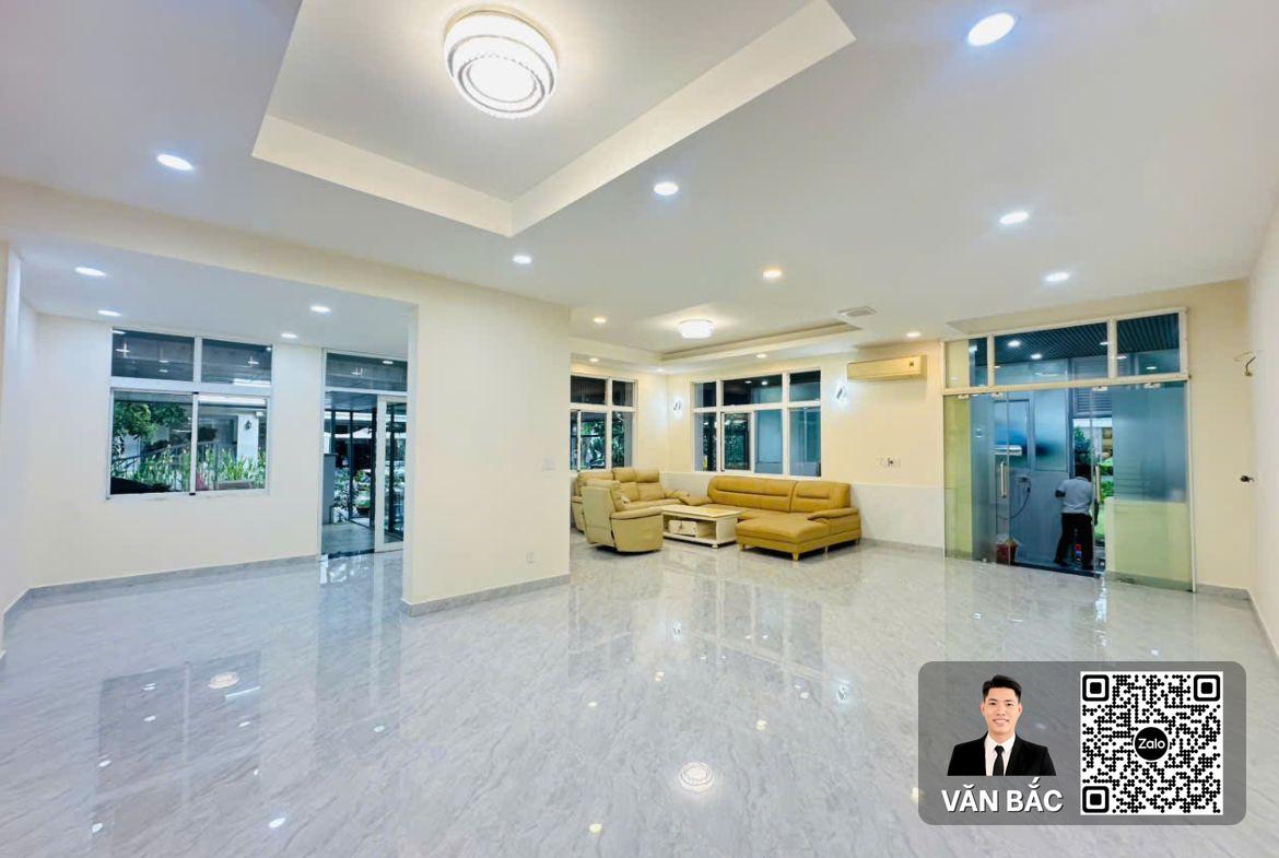 cho-thue-biet-thu-goc-san-vuon-mỹ-thai-2b-phu-mỹ-hung-huong-dong-nam-dt-16x16m-3-lau-gia-5000-usd-thang (12)