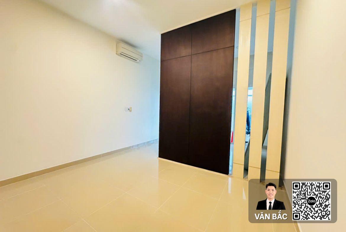 cho-thue-biet-thu-goc-san-vuon-mỹ-thai-2b-phu-mỹ-hung-huong-dong-nam-dt-16x16m-3-lau-gia-5000-usd-thang (9)