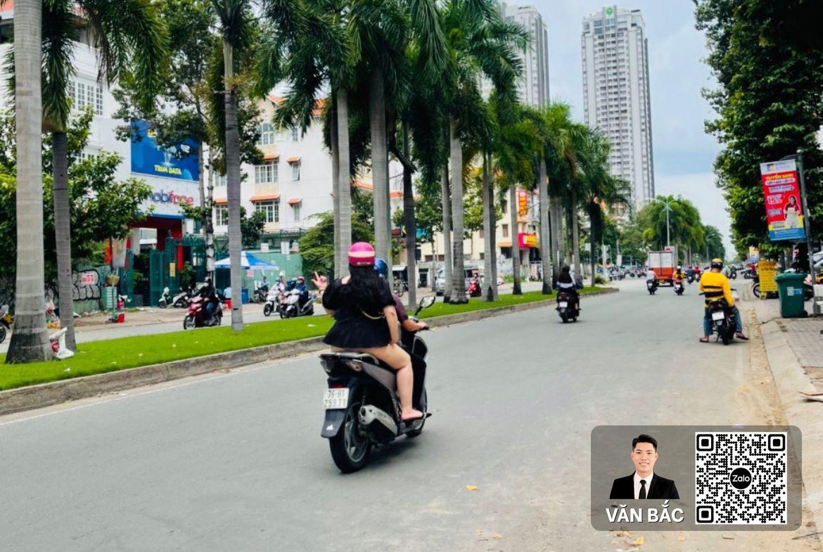 cho-thue-toa-nha-mat-tien-nguyen-thi-thap-q7-dt-10x20m-ham-5-lau-san-trong-suot-gia-tu-260-trieu (2)