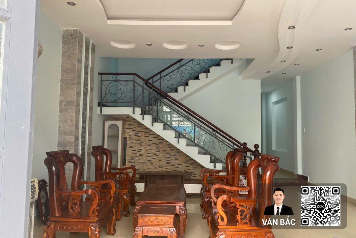 nha-khuon-dat-6x25m-3-lau-hem-1387-huynh-tan-phat-co-hdt-30-tr-thang-gia-155-tỷ (3)