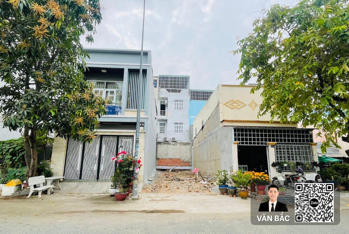 ban-nha-pho-khu-tai-dinh-cu-phu-mỹ-quan-7-so-b22-duong-d4-tret-2-lau-san-thuong-4pn-4wc-huong-bac-gia-11-5-tỷ (2)