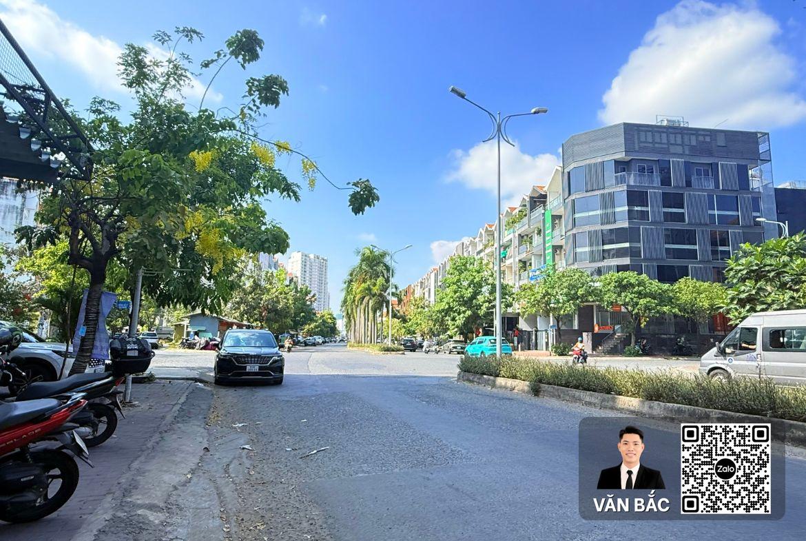 nha-mat-tien-hoang-trong-mau-kdc-him-lam-quan-7-dien-tich-5x20m-ham-5-tang-co-thang-may-gia-40-tỷ (3)