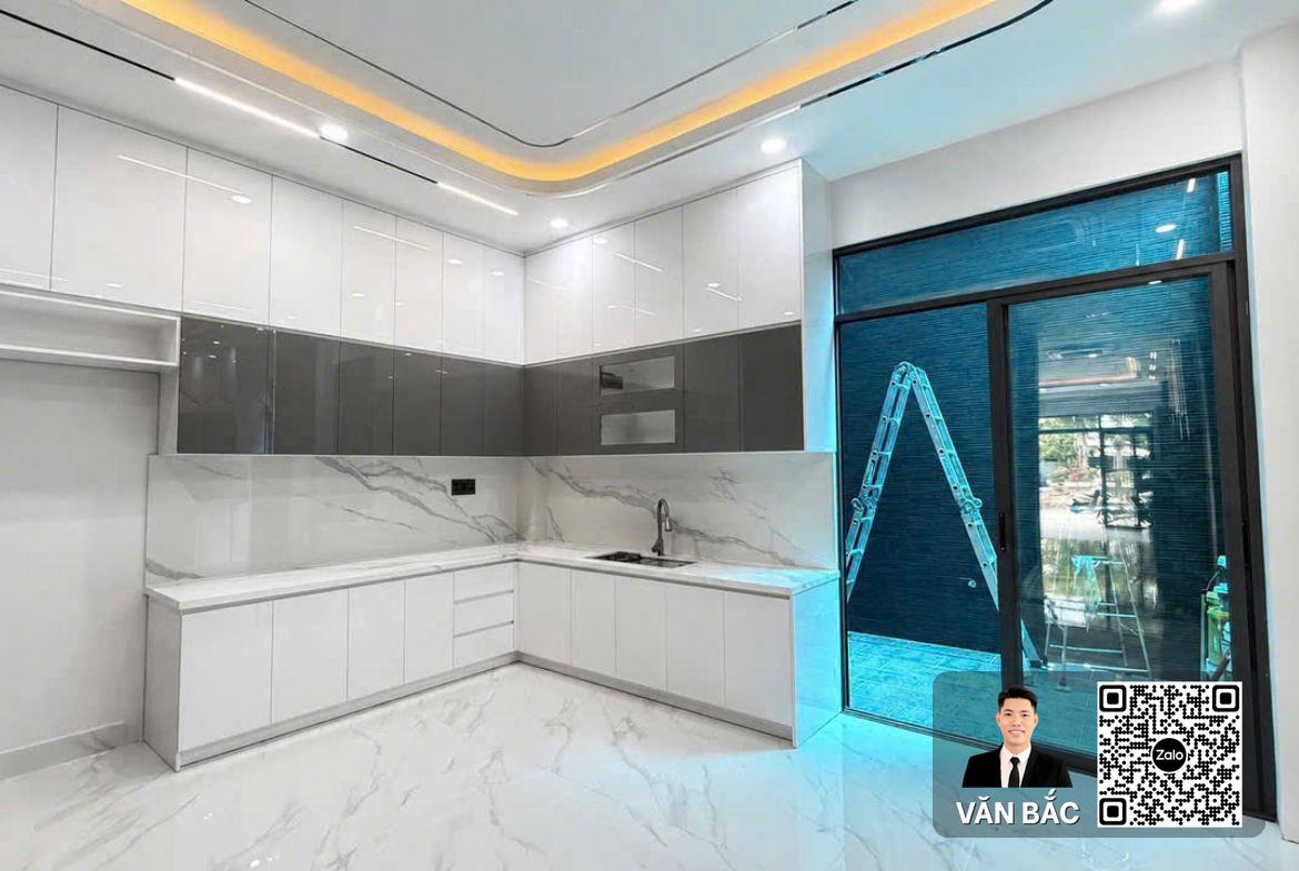 nha-pho-doi-dien-ho-canh-quan-tdc-phu-my-q7-co-thang-may-dien-tich-5x18m-90m²-3-lau-san-thuong-ban-16-5-ty (1)