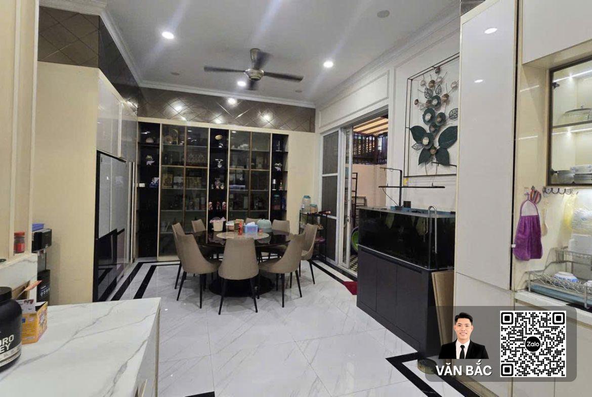 biet-thu-kdc-him-lam-kenh-te-quan-7-dt-10x20m-dtxd-530m²-san-ham-tret-2-lau-ap-mai-co-thang-may-ban-59-tỷ (4)