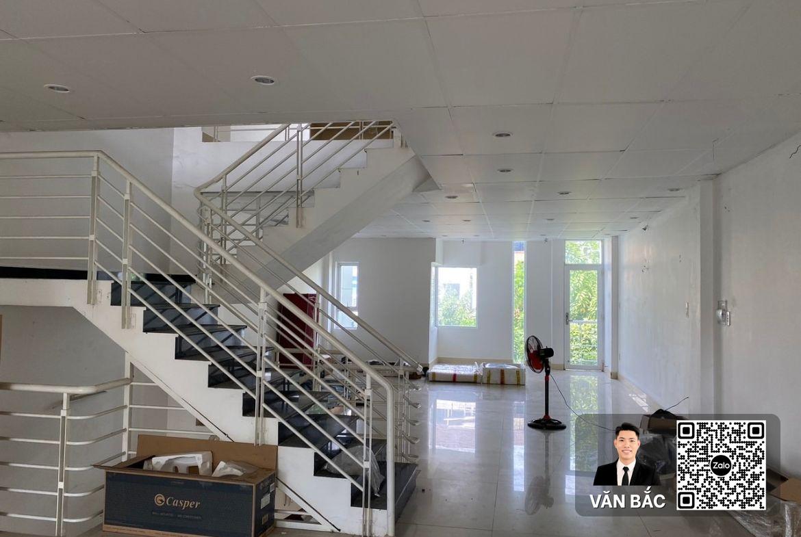 hot-ban-gap-nha-pho-mat-tien-hoang-quoc-viet-vph-phu-mỹ-dt-6x22m-132m²-tret-lung-3-lau-ban-22-tỷ-tl (3)