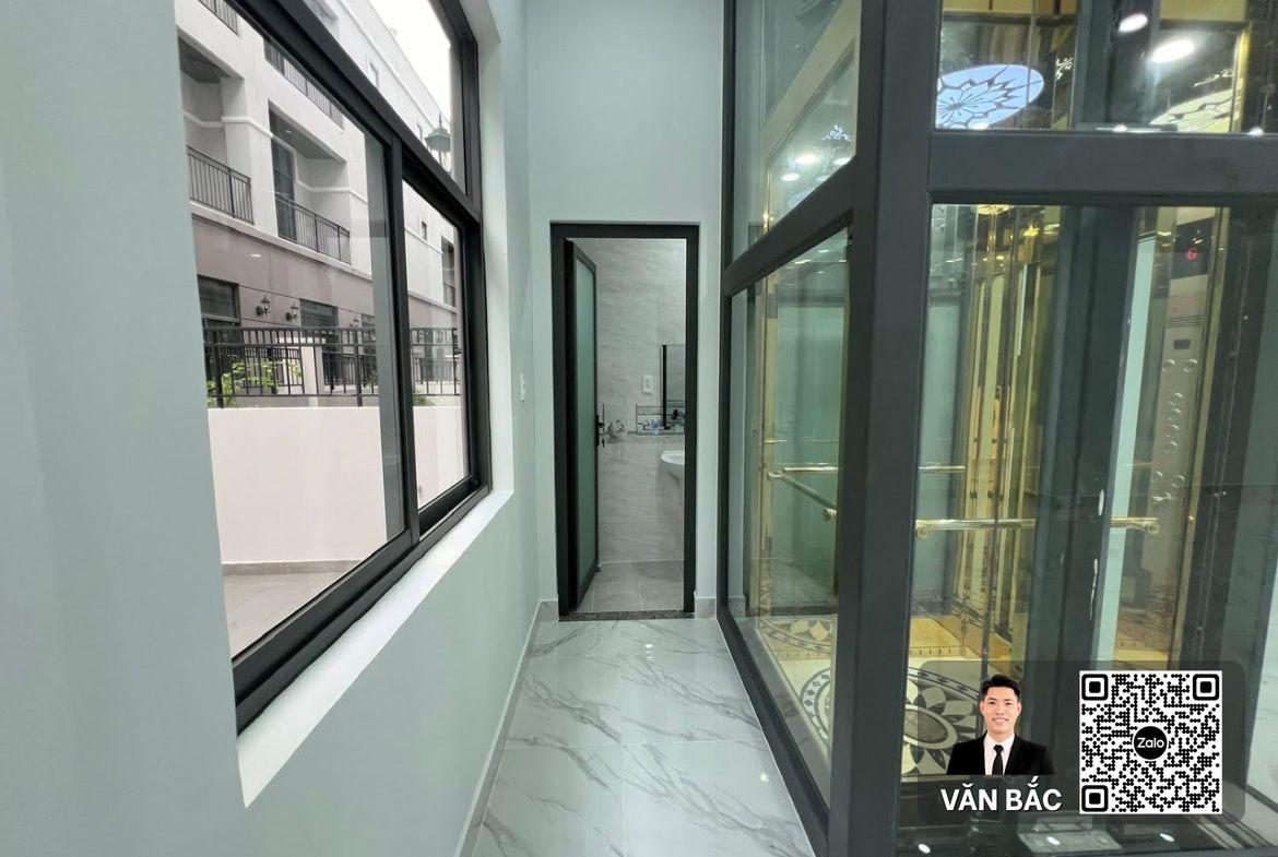 hot-chu-giam-soc-6-tỷ-con-20-tỷ-ban-shophouse-mat-tien-nguyen-huu-tho-7x18m-san-375m²-5-lau-gs-metrocity-nha-be-shr (9)